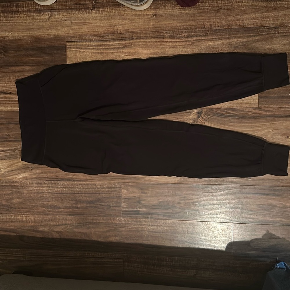 Lululemon align joggers size 4 black (EUC)